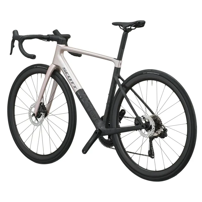 Scott Addict RC 30 Road Bike in Champagne Pink/Carbon Black-2