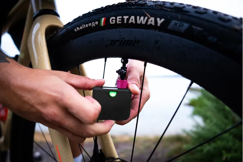 MucOff AirMach Electric Mini Inflator-5