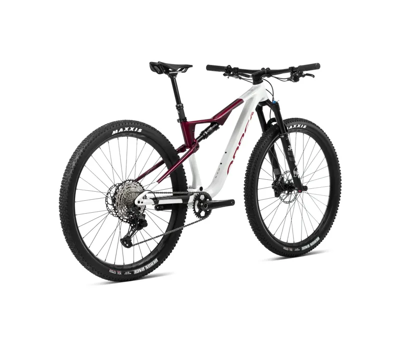 Orbea Oiz H20 Mountain Bike In White Chic/Shadow Coral-2
