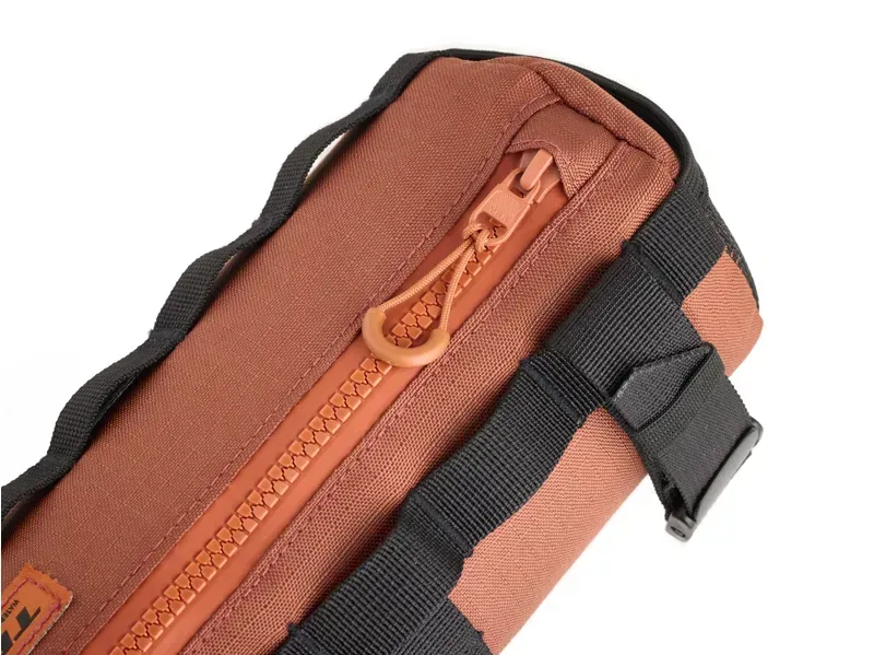 Trek 1.2l Handlebar Bag in Sedona Red-2